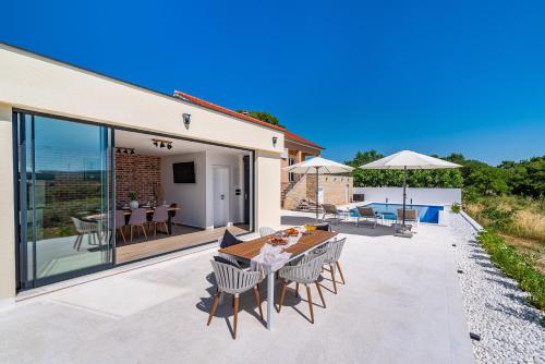Villa Matea - heated pool, peace, view
