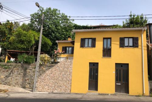 Yellow Paradela gîte à louer Póvoa da Carvalha