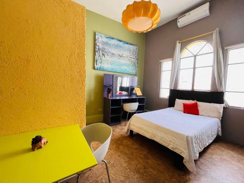 Barrio Antiguo Hostel HK in Monterrey