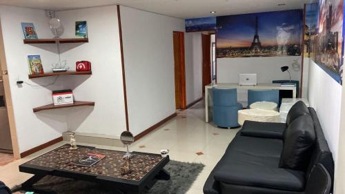 C HOTELERA Rey es