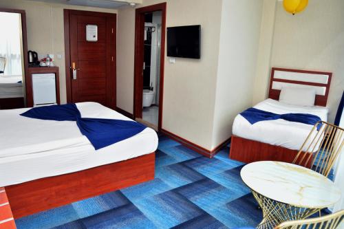 Triple Room image 6