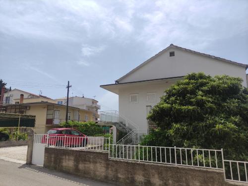  Apartment Landeka in Primošten