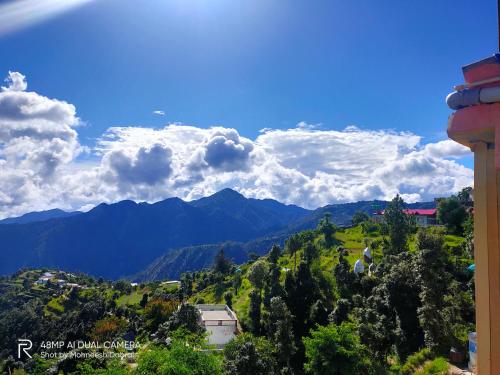 Hotel Sunrise Inn & Restaurant, Kanatal