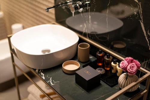 Loly Boutique Hotel Roma - image 3