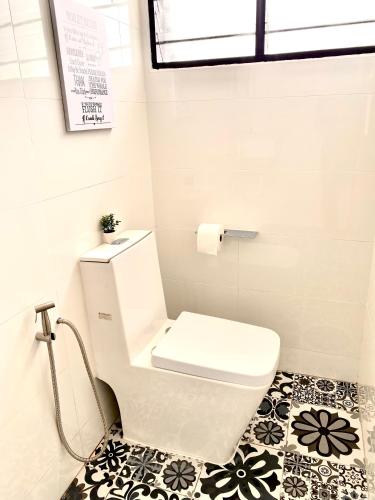 comfy 3-bedrooms with family karaoke Max-10pax comfy 3-bedrooms with family karaoke Max-10pax