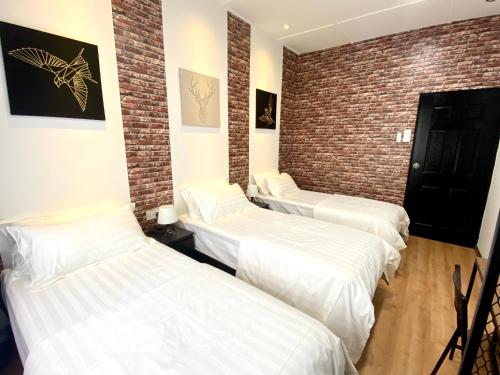 comfy 3-bedrooms with family karaoke Max-10pax comfy 3-bedrooms with family karaoke Max-10pax