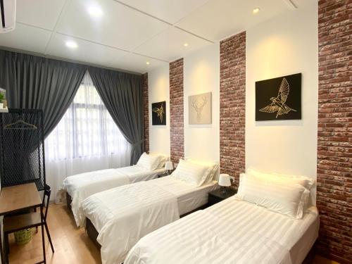 comfy 3-bedrooms with family karaoke Max-10pax comfy 3-bedrooms with family karaoke Max-10pax
