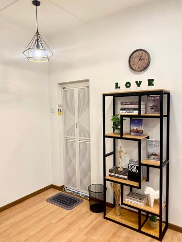 comfy 3-bedrooms with family karaoke Max-10pax comfy 3-bedrooms with family karaoke Max-10pax