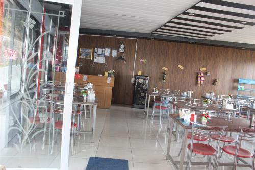 Hotel Sunrise Inn & Restaurant, Kanatal