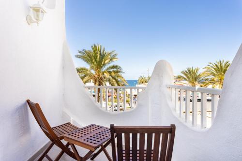 Home2Book Triplex Disco Beach Las Américas, Terrace