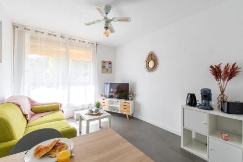Studio Vasco / confortable / lumineux / parking privé