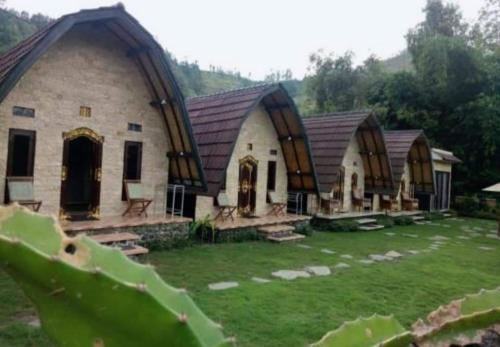 Bunbulan Hill Hostel and Cottage