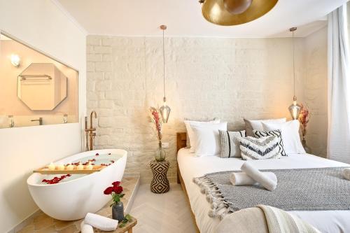The Charming Luxembourg Garden Room Type - Deluxe Apartment