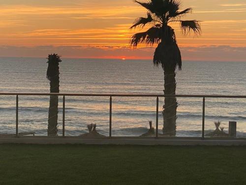Luxery stay with seaview, pool, green space & Sunset orientation near Rabat in 시디 부크나델