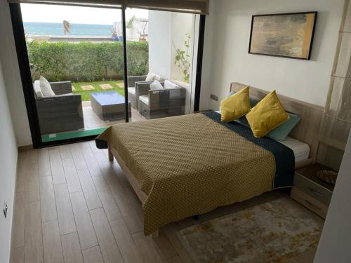 Luxery stay with seaview, pool, green space & Sunset orientation near Rabat in 시디 부크나델