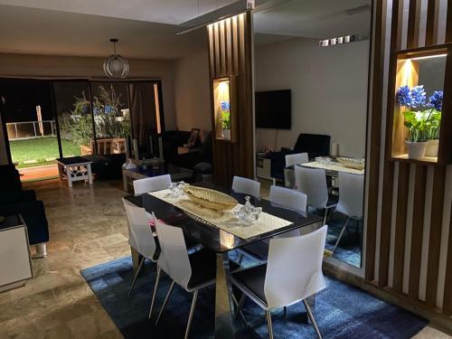 Luxery stay with seaview, pool, green space & Sunset orientation near Rabat in 시디 부크나델