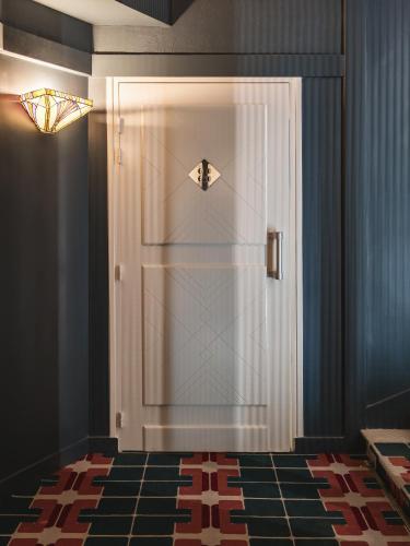 Best Western Plus Hôtel Mercedes Arc de Triomphe - image 12