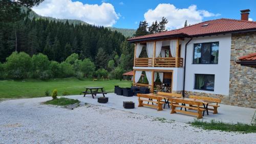 Вила Райски Кът 2 - Сърница - Location, gîte - Peteltsi
