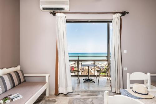 Hotel Koukouras - image 4