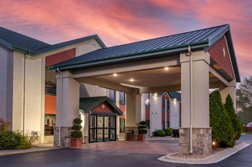 Best Western Plus Springfield Airport Inn