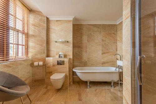 room detail thumbnail 2