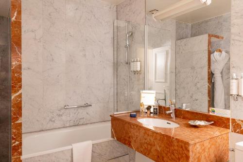 Superior Room image 4