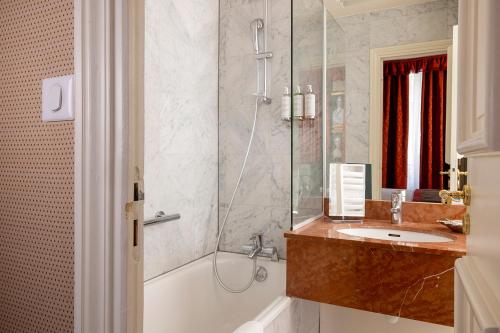 Executive  Room image 5