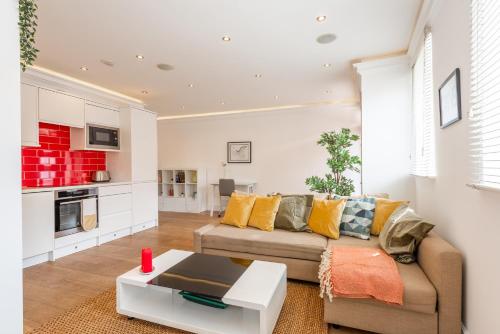 Pass the Keys Private Apartment minutes from Wimbledon