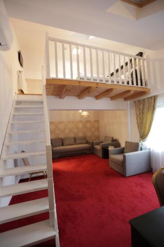 2 bedrooms, 3 beds