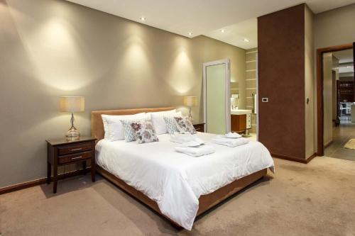 Sonas Boutique Hotel - Tap to explore photos