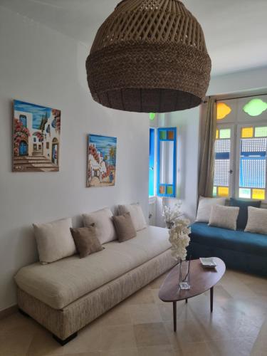Cosy 1bdr, with a terasse in heart of Sidibou in סידי באו סייד