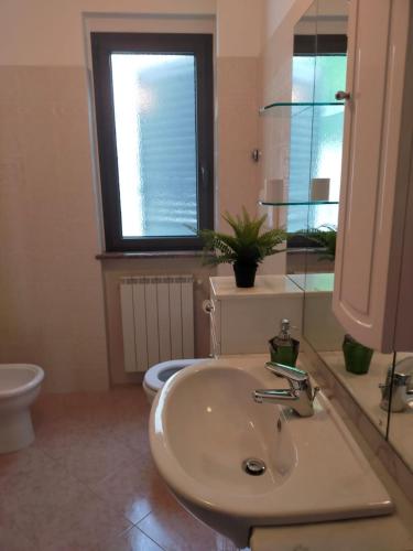 Bathroom, Affittacamere Montepiano in Roccamontepiano