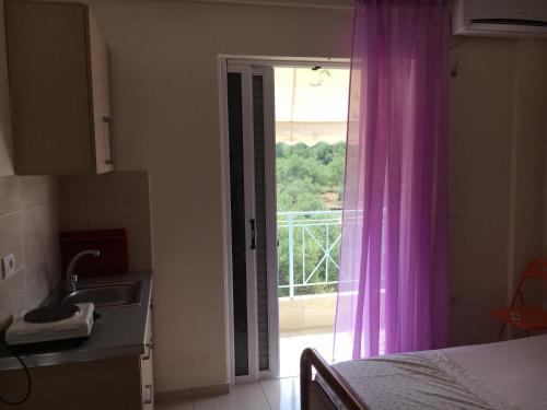 Triple Room room in Villa Olivia Grove