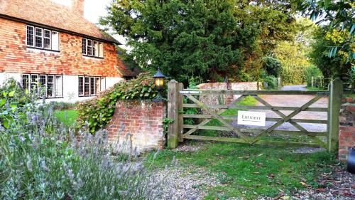 Iffin Farmhouse - image 9