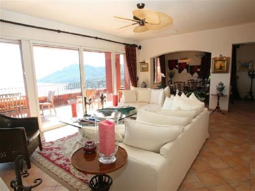 Villa 5 pièces 250 m2 sur 2 niveaux avec piscine! gîte à louer Théoule-Supérieur