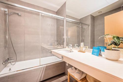 Two-Bedroom Apartment image 6