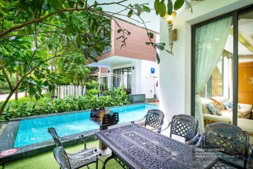 Villa 3 phòng ngủ Starsky Hoàng Quyên 9- Flamingo Đại Lải Resort- Với Bể Bơi & Ăn sáng miễn phí