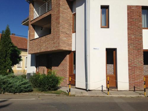 Entrance, Lovagvar Apartments in Gyula