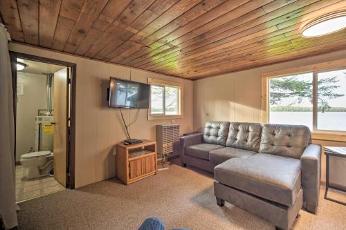 Cozy Cabin with Deck and Private Dock on Nelson Lake! in Hayward, USA