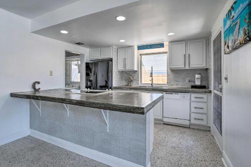Palm City Canalfront Home with Boat Dock and Fire Pit! in Palm City, USA