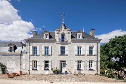 Casa Mila & SPA- Chambres d'Hôtes raffinées vue Loire et piscine