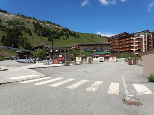 auris en oisans, vue sur le massif des ecrins