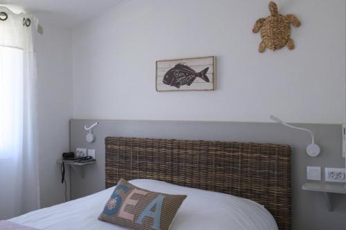 Triple Room with Sea View image 7