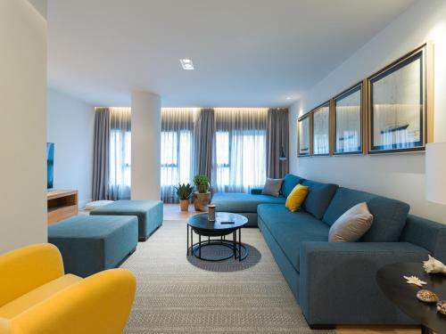 Three-Bedroom Apartment with Partial Sea Views room in Luxury Bakus Canteras Beach