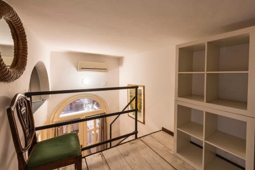 One-Bedroom Apartment image 10