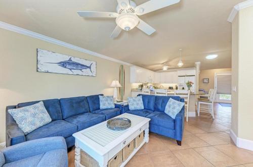Sand Dollar: Poolside Condo 2 Blocks to Beach by Anna Maria Life Vacation Rentals - image 2