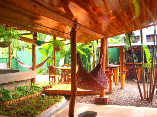 Seadmed, Coral Reef Surf Hostel and Camp in Tamarindo