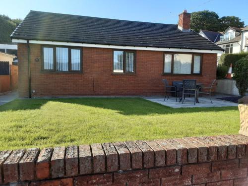3-Bed bungalow near Conwy valley close to Castle gîte à louer Llansantffraid Glan Conwy