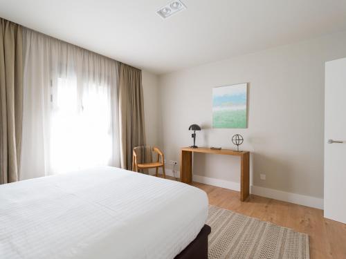 Three-Bedroom Apartment with Partial Sea Views image 10