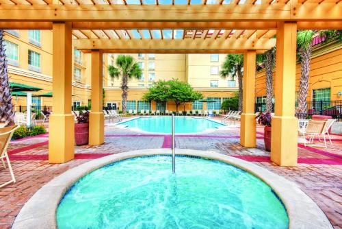 La Quinta Inn & Suites by Wyndham San Antonio Riverwalk